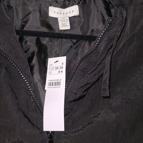 Cropped Nylon Jacket - Picture 5 of 5